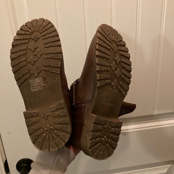 Boots - Picture 3 of 3